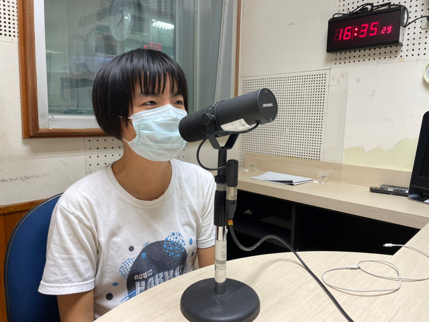 香港僑生陳河沅流利客家話，喜愛台灣的農村風光