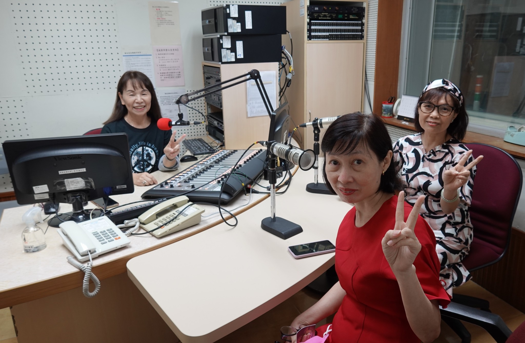 客話新聞掌握大細事，聽友來信話家常！