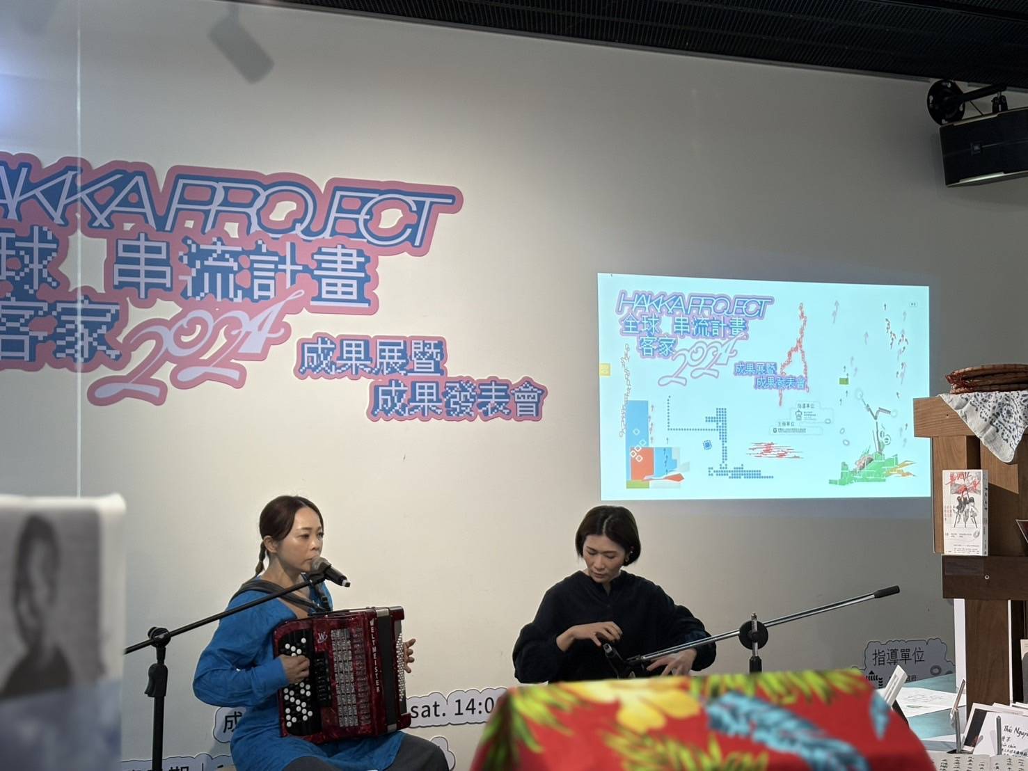從「渡」到「引渡者」，創作歌手黃珮舒用音樂不僅串流客庄，也串流世界的情感