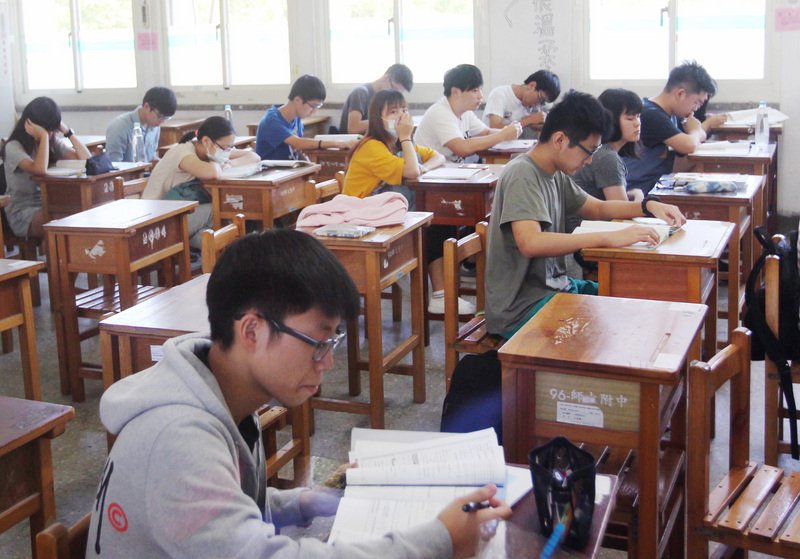 指考成績9時公布 網路分流查詢免壅塞