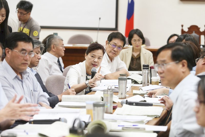 礦業法初審 原民基於文化可免申礦業權