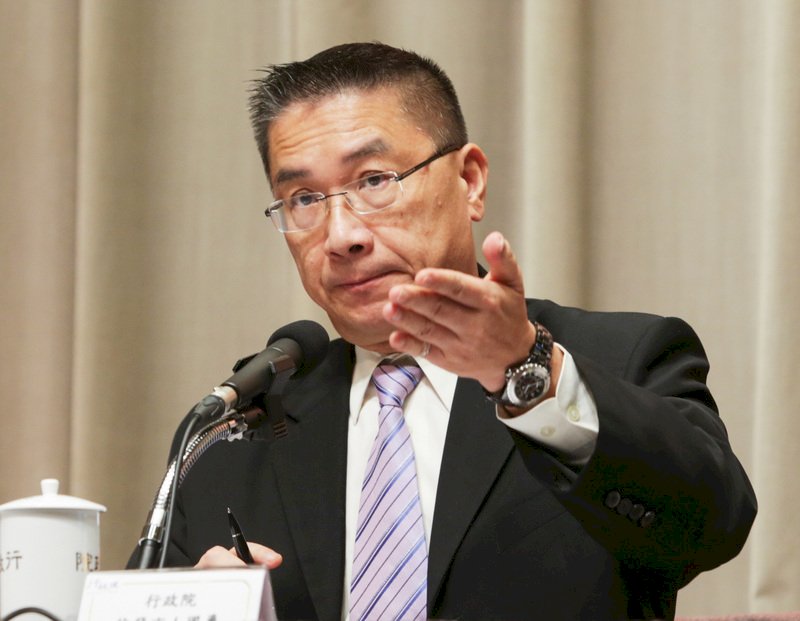 政院維持原案 中校以下退伍發給教育補助