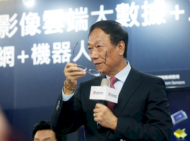 鴻海擬赴美設廠 傳7州爭相邀請投資