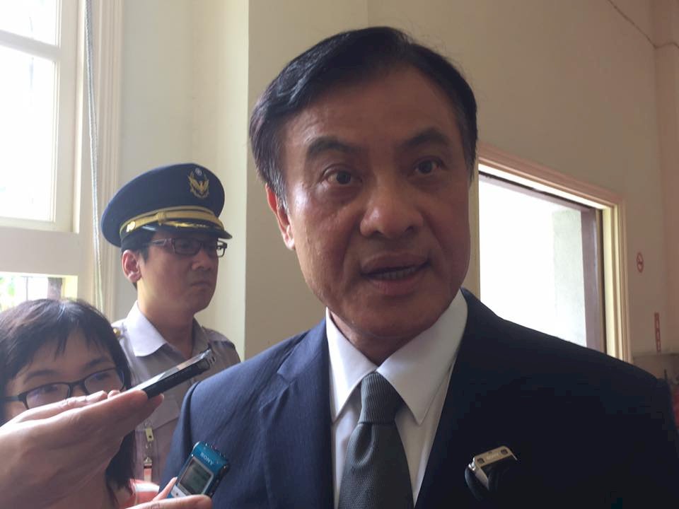 實習生丟水球 蘇嘉全呼籲報社表明態度