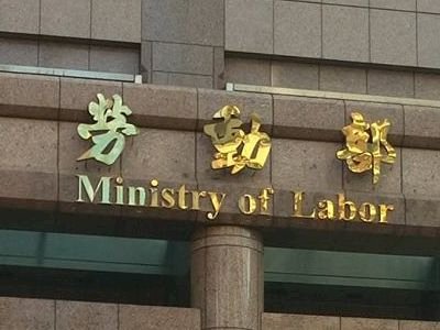 一例一休輔導期後 8行業1個月改善