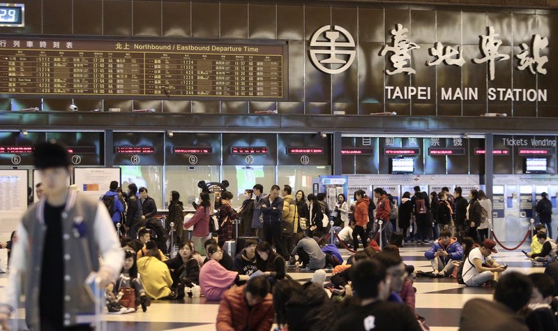 台鐵春節依法休假案 勞部：台鐵沒打壓