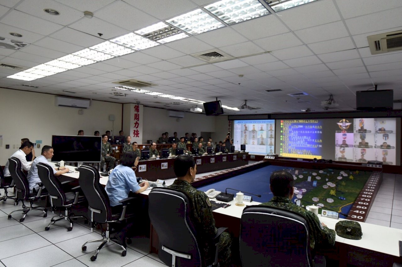 視察八軍團 總統：動員所有資源災後復原