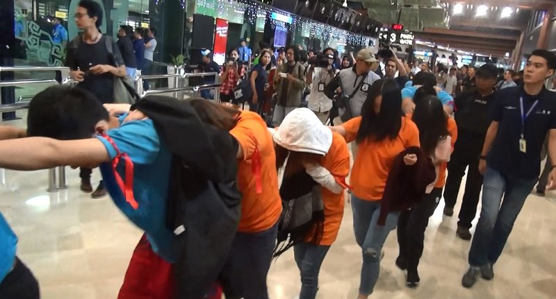 印尼詐欺22名台嫌遣送中國 法務部不滿