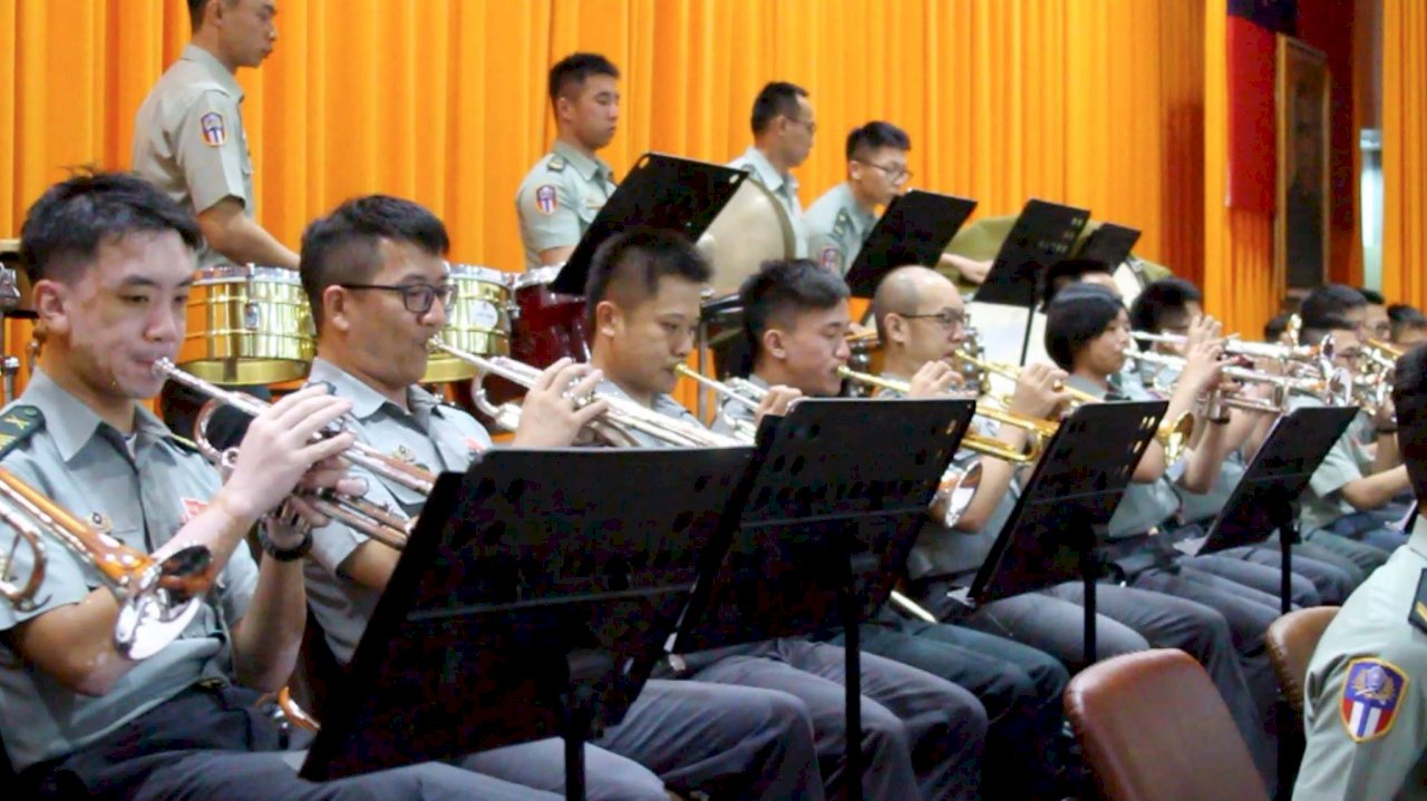 陸軍軍樂部隊展巧思 混搭異國民族風