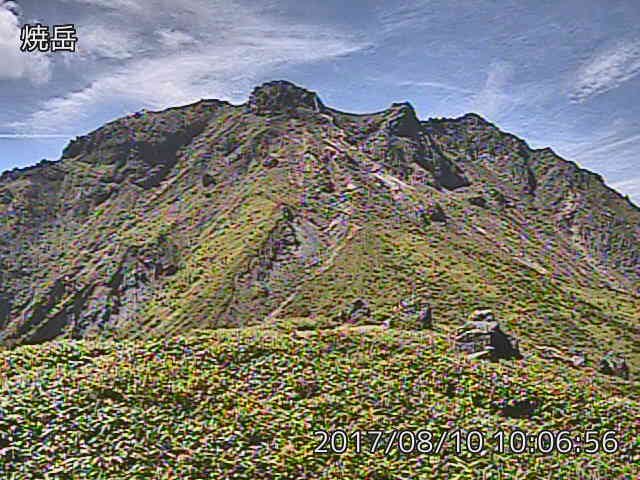 日本燒岳疑有火山活動 登山客須留意