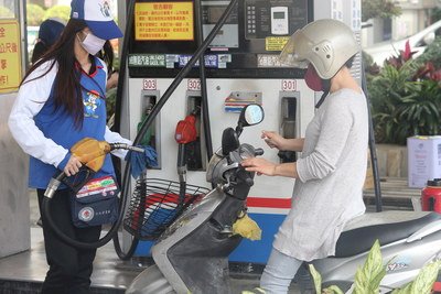 25日起中油汽油不調整、柴油漲1角