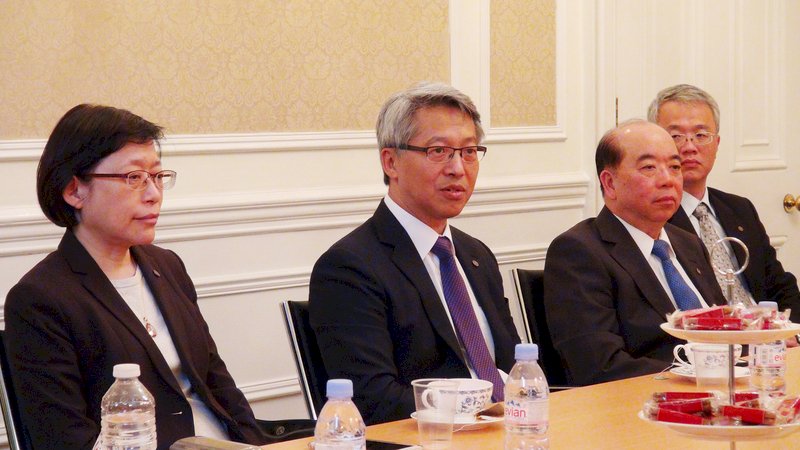 加強台英科研交流 中研院長率團訪英