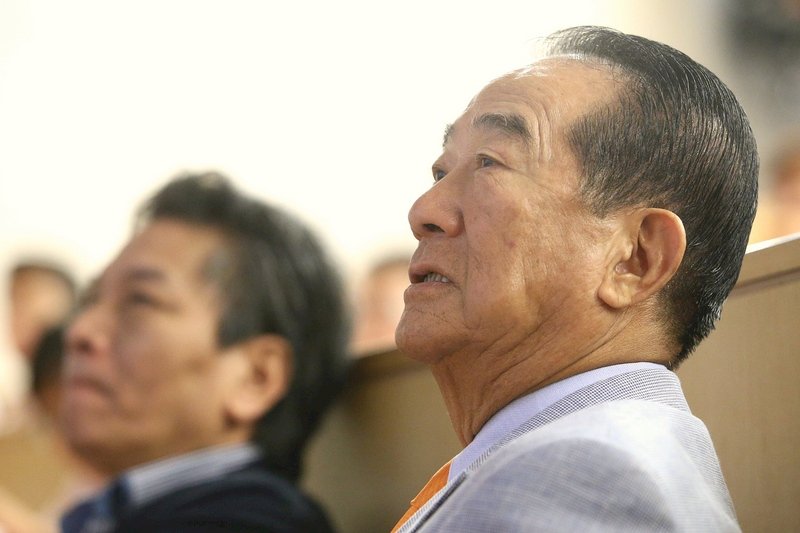 藍尋求連署提前瞻釋憲 宋楚瑜：靜思片刻
