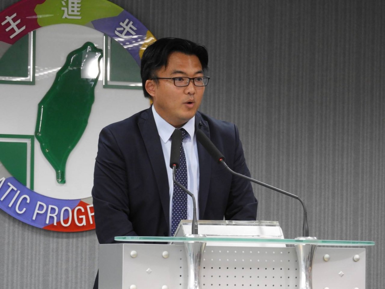 林智堅拖累綠營選情？綠營人士：論文衝擊不大棒球場確實有傷