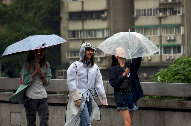 中颱泰利逢滿潮 北部沿海提高警戒