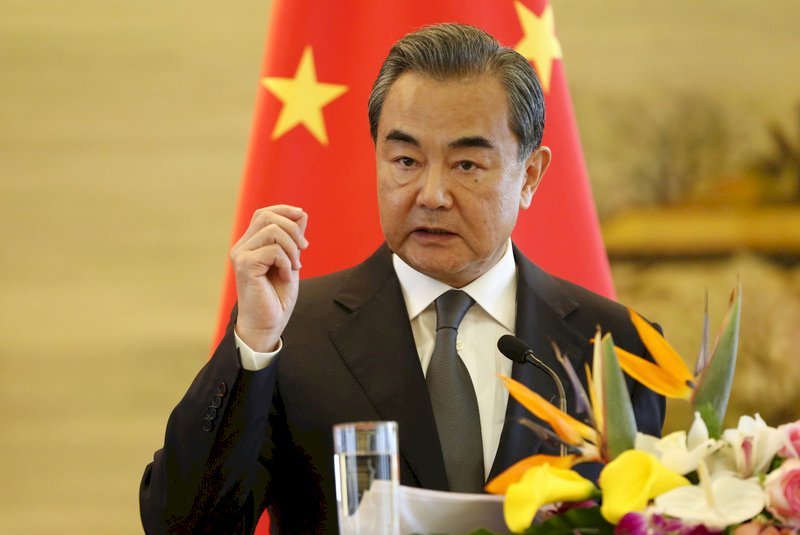 中共出書宣揚人權 王毅寫序提穿鞋論