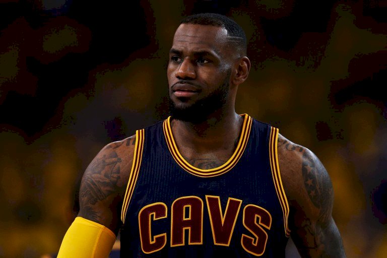 槓上川普 NBA詹皇：不後悔稱他笨蛋