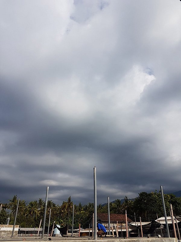 半個峇里島都變灰 台商準備因應
