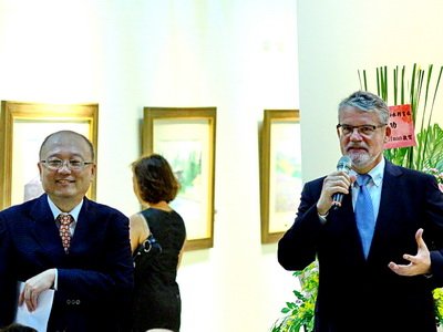 洪建德開畫展 德駐台代表出席相挺