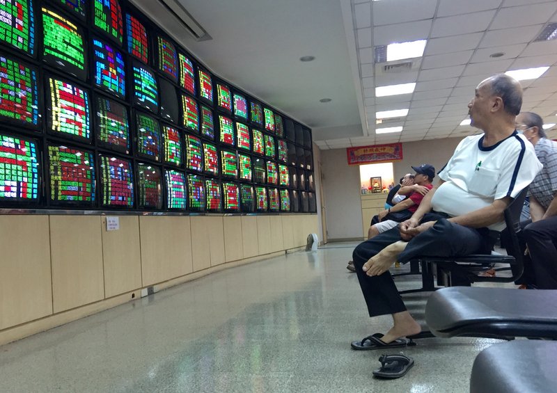 台股勁彈逼近10500  電子類股強漲