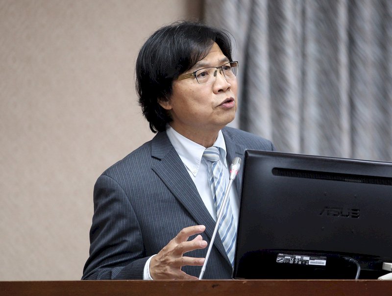 換發晶片身分證 葉俊榮：1年內提完整計畫