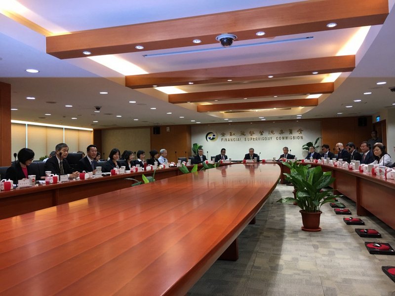 顧立雄與金融業有約 當場拍板開放六措施