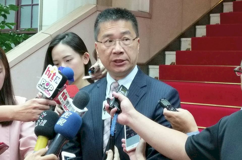 林美珠患病 徐國勇：一例一休修法不受影響