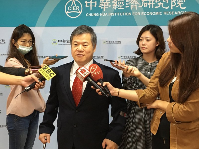 經濟穩健 10月PMI連20月擴張