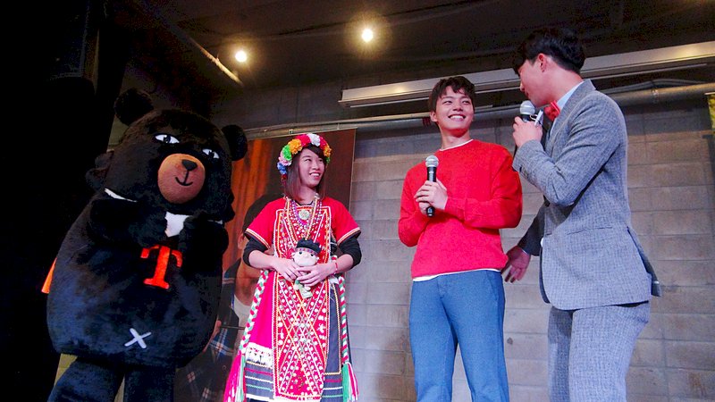 韓星呂珍九為台灣觀光站台 分享蔥抓餅