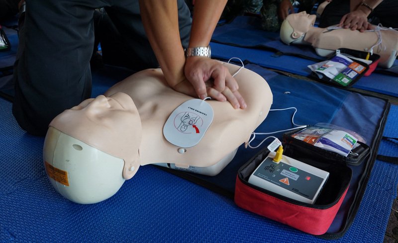 研究：路人較不願替女性急救
