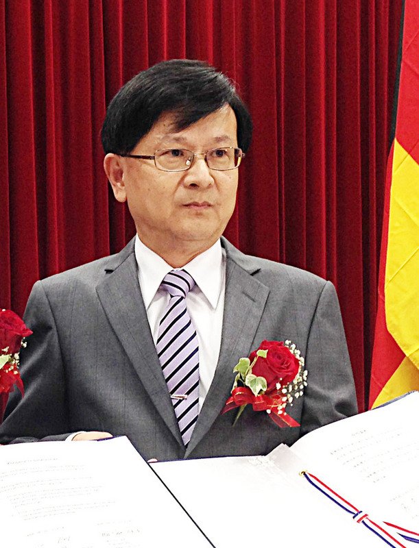 公務員懲戒委員會委員長  石木欽出任