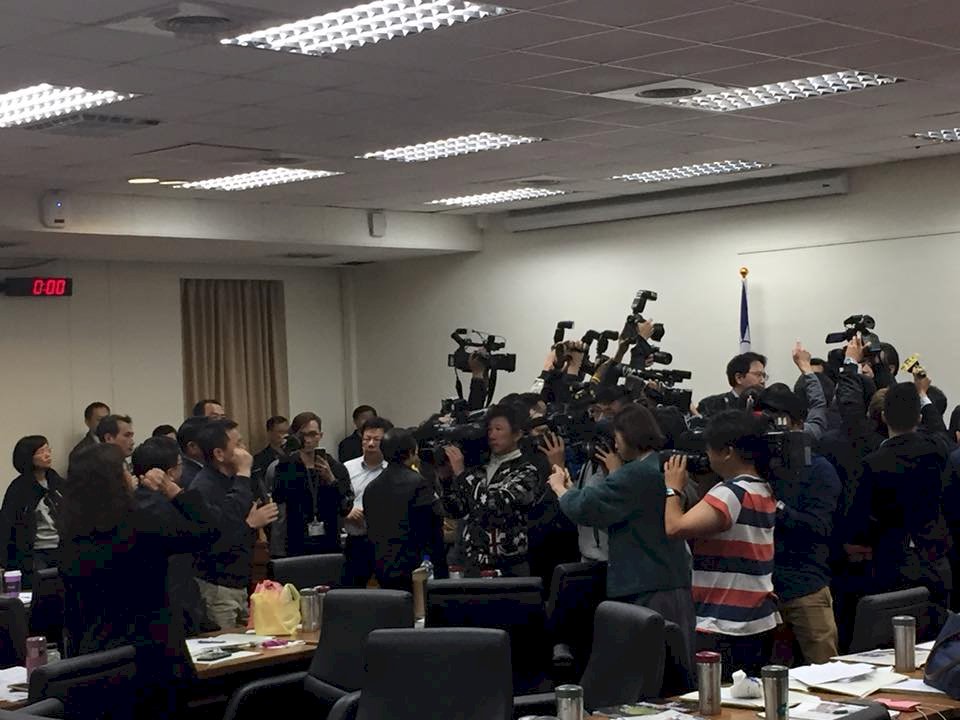 勞基法再修完成初審 全案保留送協商