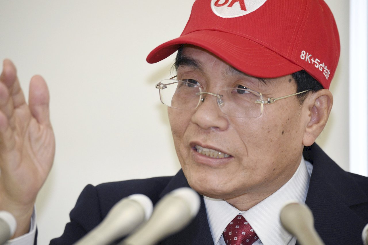 夏普重返東證一部 戴正吳敲鐘慶祝