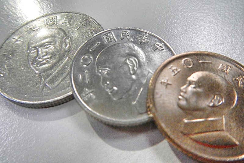 新台幣貶1.5分 收30.025元