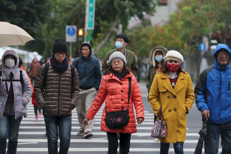 台灣附近水氣多 玉山合歡山可能下雪