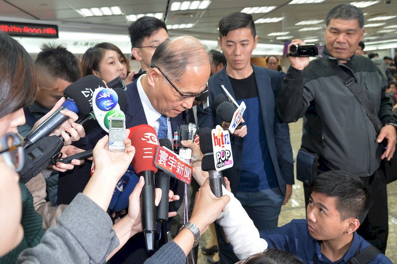 為護照事件致歉 李大維：絕對負起應有責任