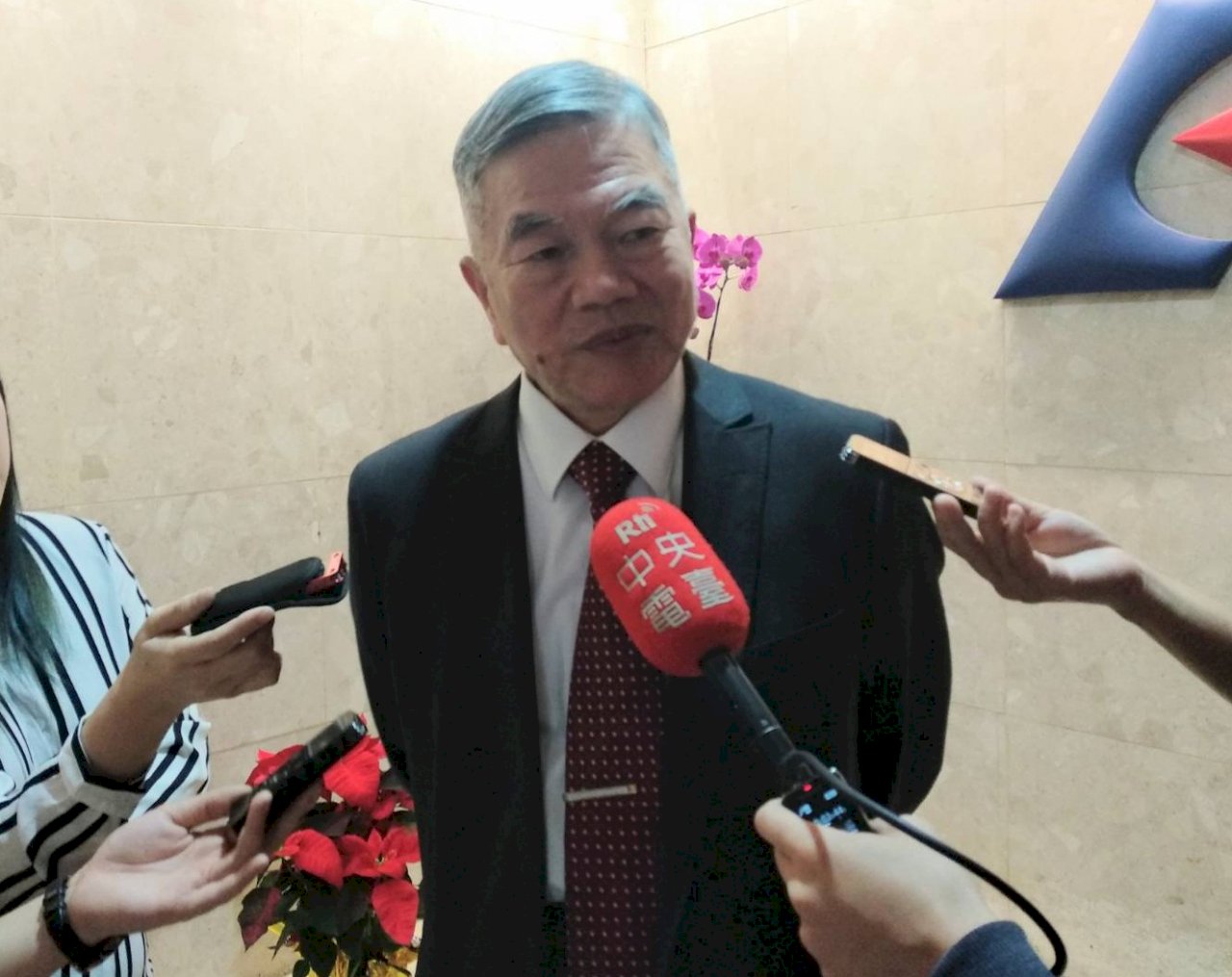 促加薪 經長開2藥方：轉型升級、加強投資