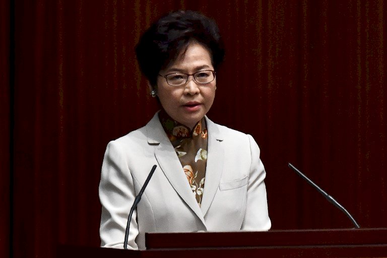 強颱山竹 港特首慶幸香港安然度過