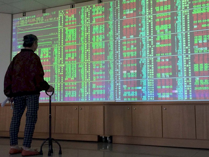 電金齊揚 台股盤中續創逾27年新高