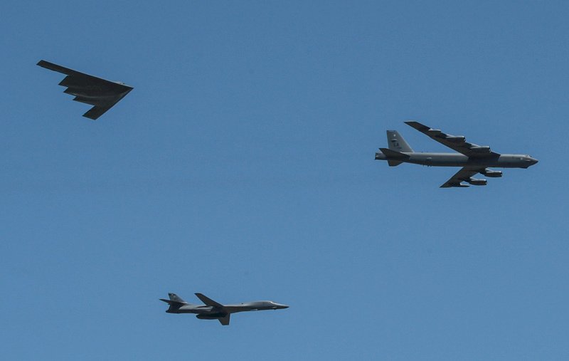 平昌冬奧前夕 美軍轟炸機進駐關島