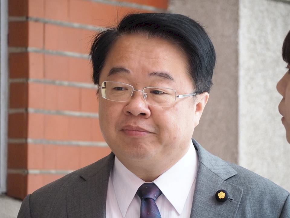 侯友宜參選 吳秉叡：須面對市府執政包袱