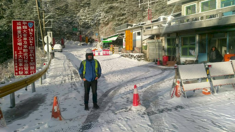 今夜高山恐持續降雪 中橫擴大預警封路