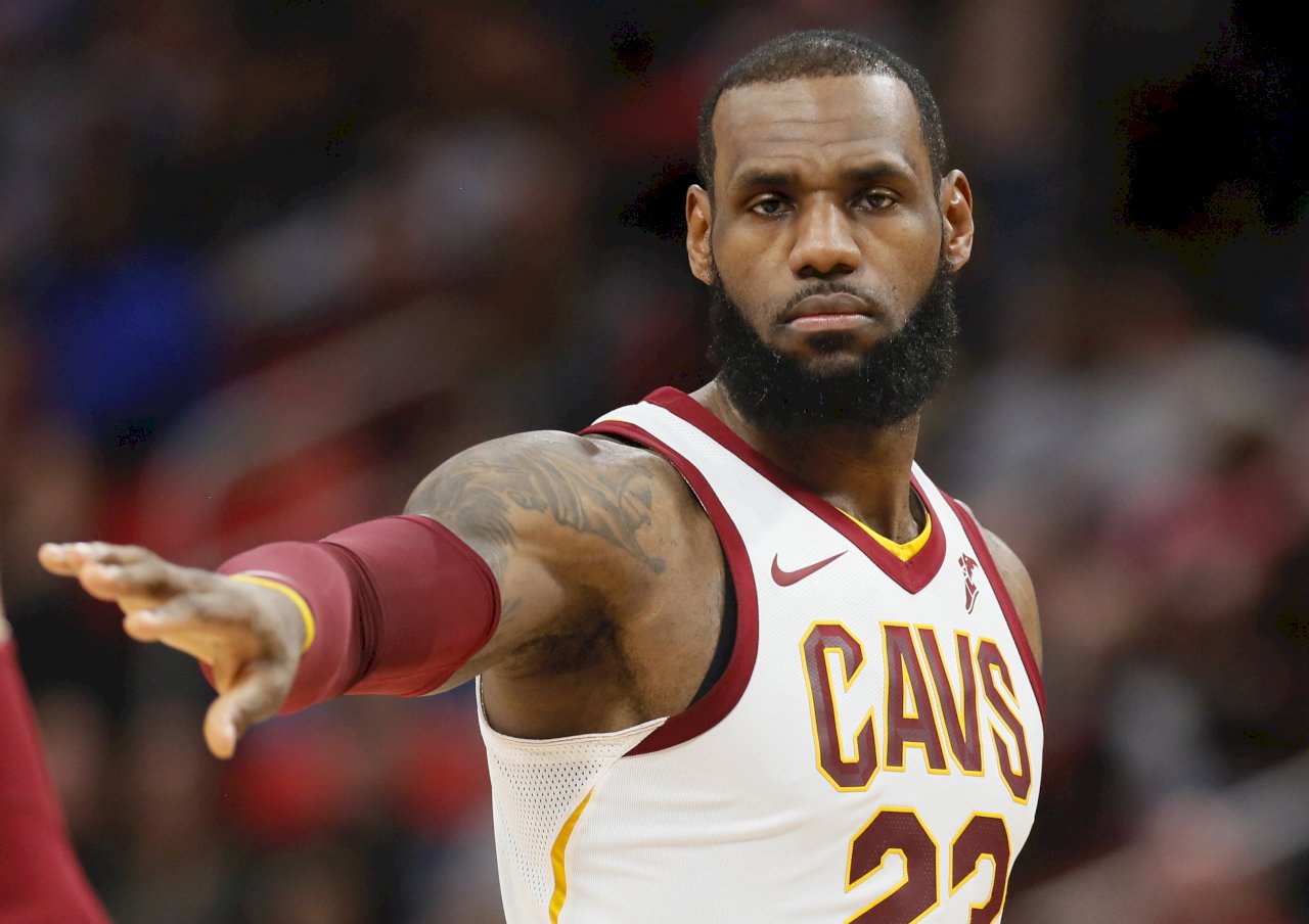 NBA詹姆斯連續雙位數得分 867場躍居第一