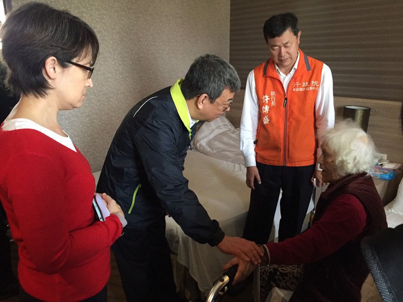 副總統探視花蓮災民 允諾加速災後重建