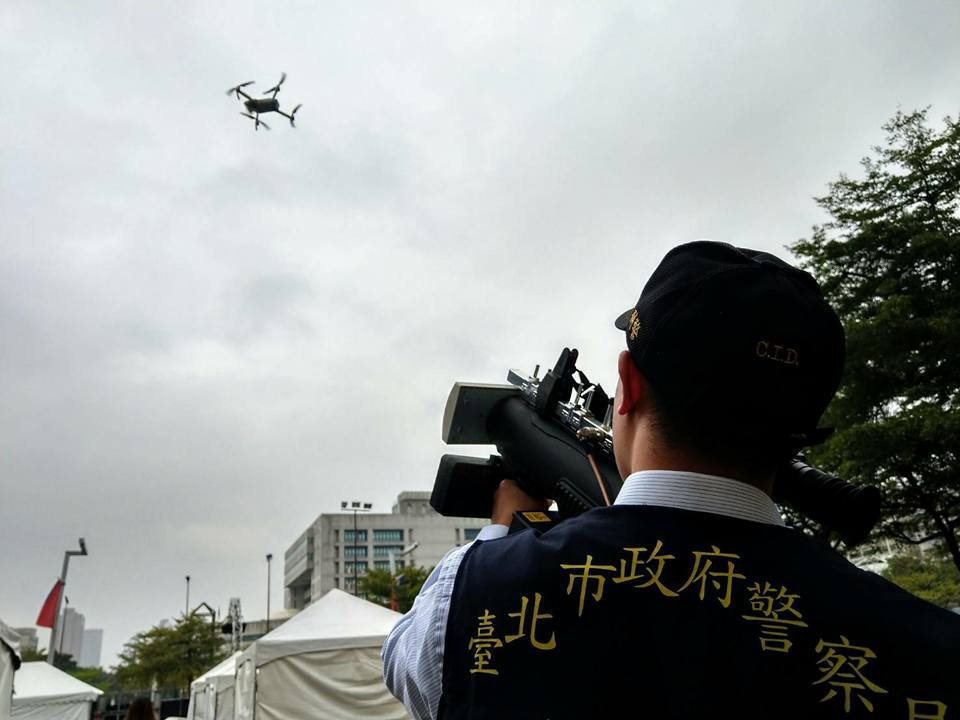 空拍機擅闖港區拍攝 最重罰50萬