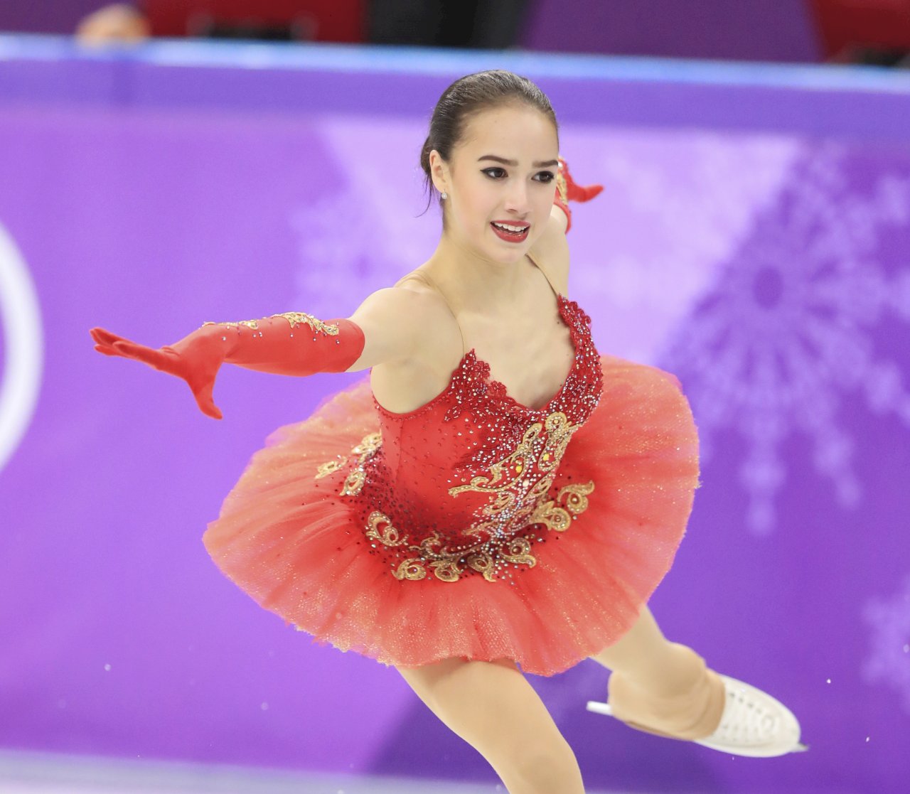俄平昌冬奧金牌開張 薩奇托娃女子花滑摘金