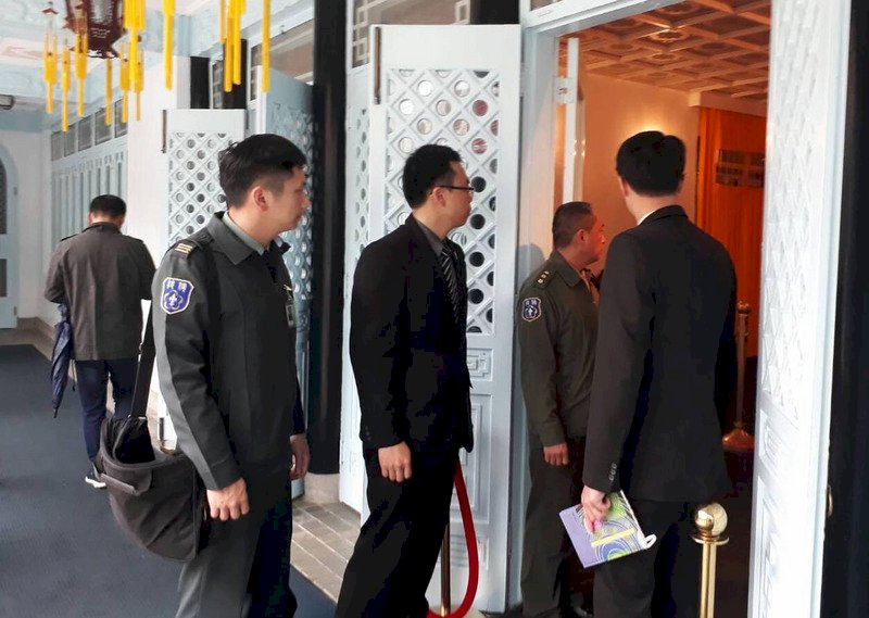 蔣中正陵寢遭潑漆 國防部將以毀損罪提告