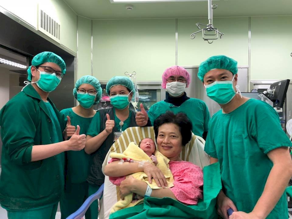 長庚助62歲婦產子 創全台自然產最高齡