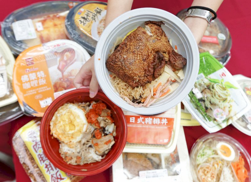 美研究：外食會增加體內塑化劑含量