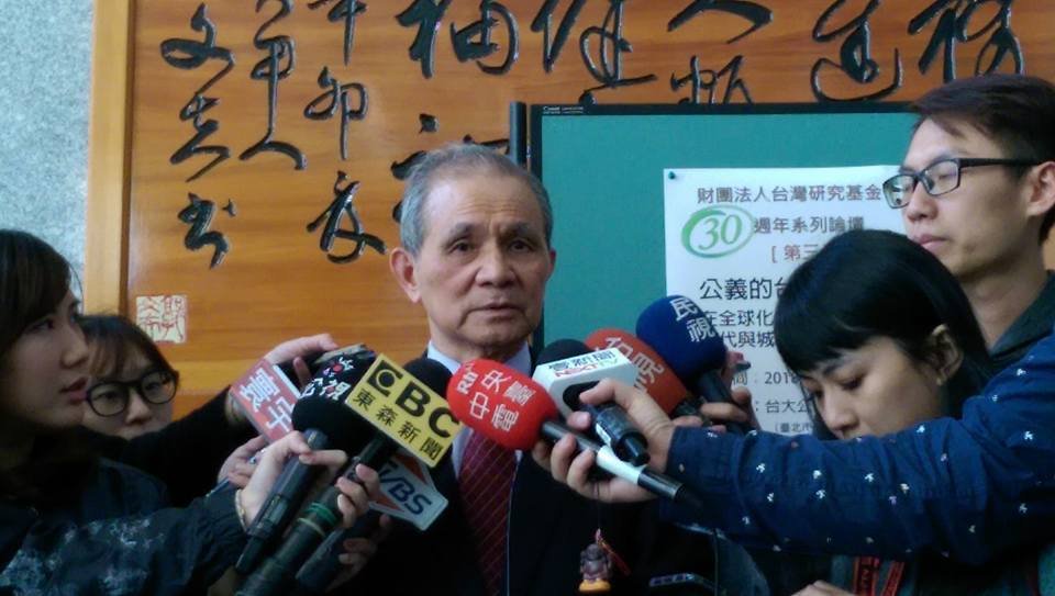 促轉會主委黃煌雄小檔案